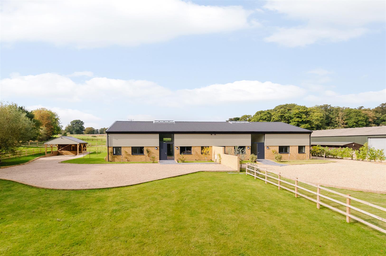 5 Bedrooms, House - Semi-Detached